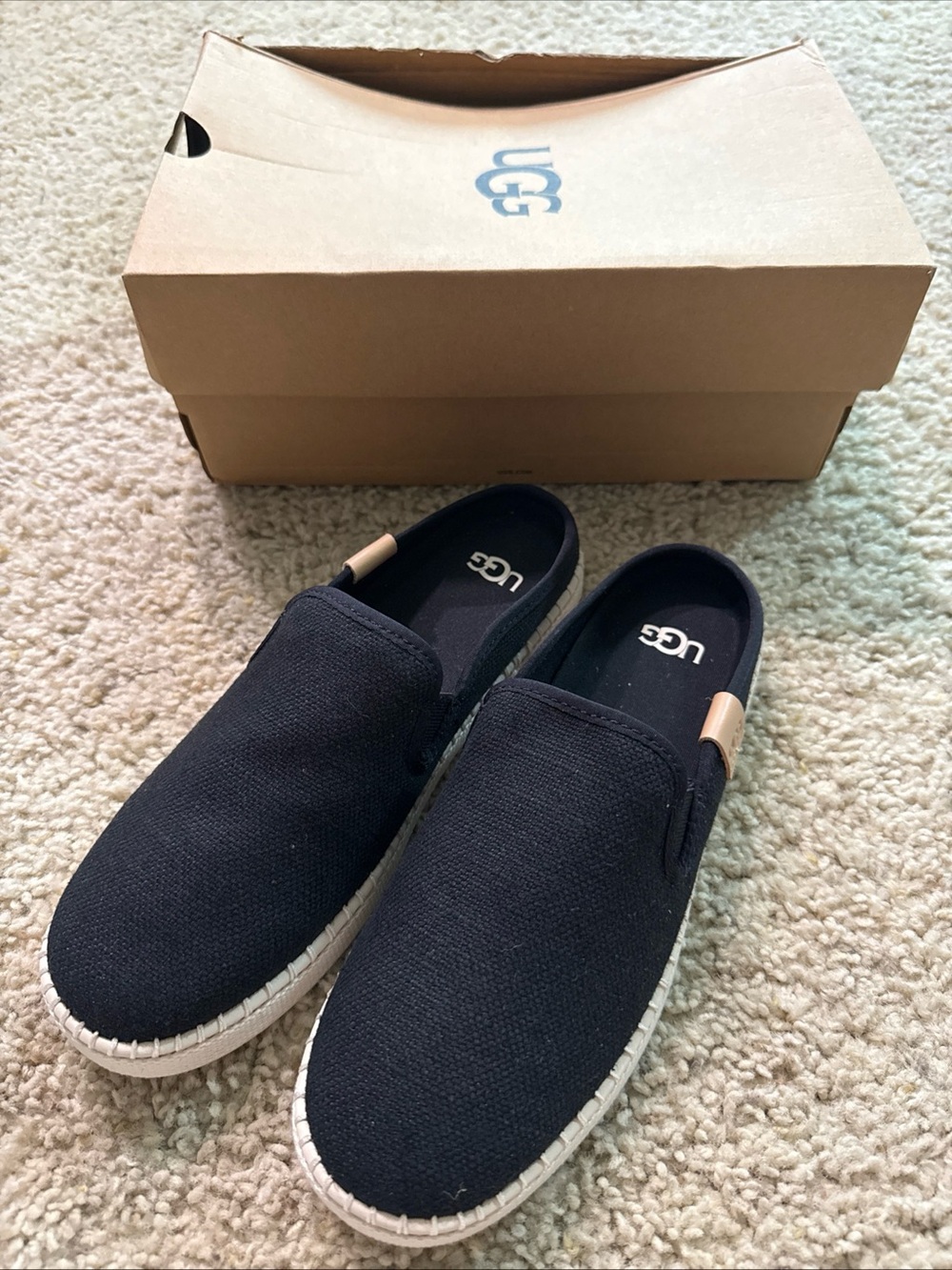 UGG Women's Black Canvas Slip On Mule Espadrille Shoes Sneakers Size 7.5